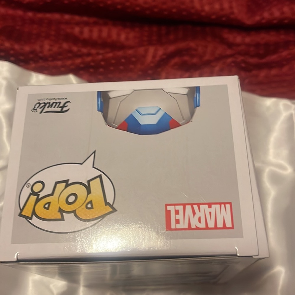 Iron Patriot Funko pop - Picture 4 of 5